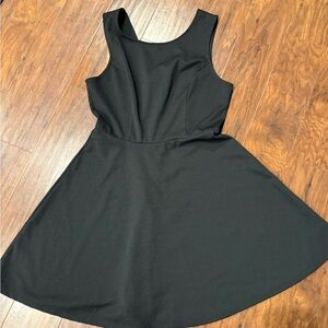 Elegant Black Sleeveless Dress